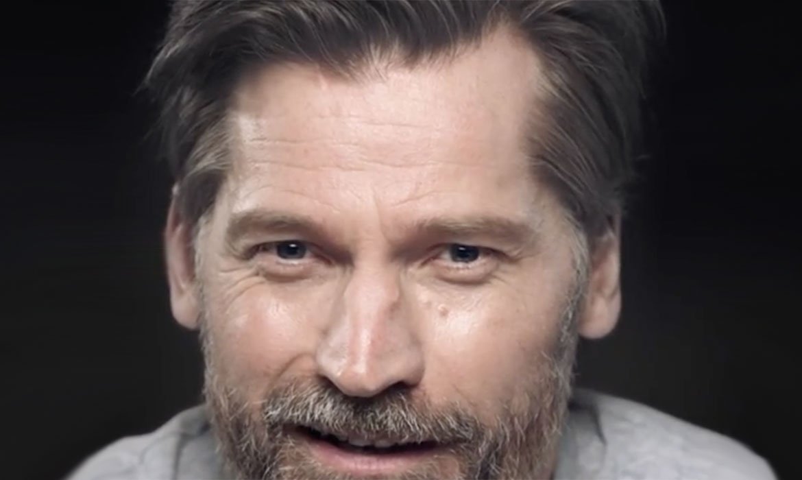 Trata las arrugas de la frente en hombres con el gel y la crema hidratante de la gama Vitalift Men Expert de L’Oréal Paris. Enriquecidos ambos productos con extracto de viña francesa te ayudarán a prevenir y enfrentar el envejecimiento.